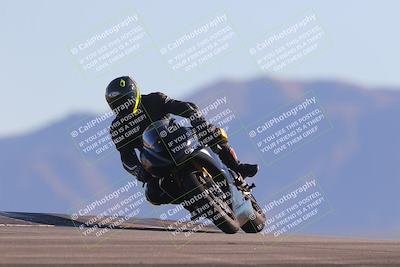 media/Nov-06-2023-Moto Forza (Mon) [[ce023d0744]]/3-Intermediate Group/Session 5 (Turn 9)/